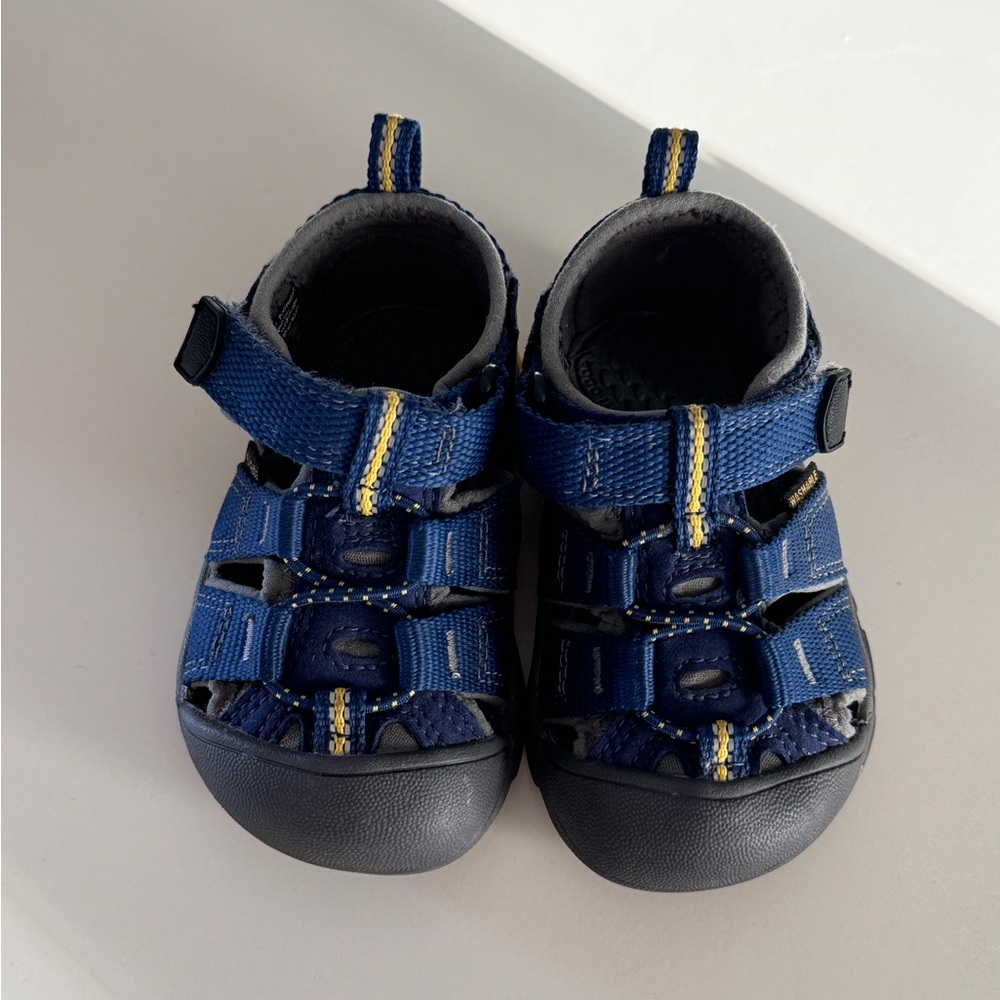 toddler keen water sandals size 4